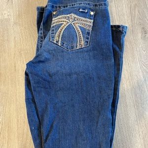 Size 8 Bootcut Seven Jeans!!